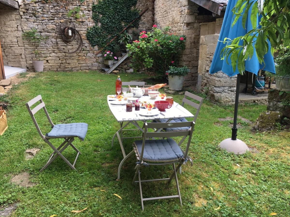 Les Chambres De Marthe Mesnay Exterior foto